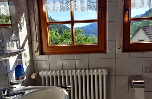 Bad Rippoldsau-Schapbach Apartment | Ferienwohnung 1 im Bauernhaus, 60qm, 2 Schlafzimmer, max. 5 Personen