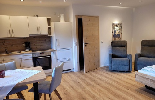 Ramsau Apartment | Ferienwohnung Steinberg, 1-2 Personen, 37 qm, Balkon mit Bergblick, W-lan, Wohn-schlafraum