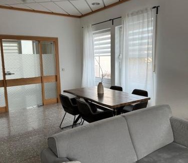 Gocklingen Apartment | Ferienhaus Alte Bank in Göcklingen