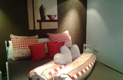 Oberhausen Apartment | Ferienhaus am Erlenbach