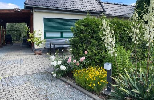 Bautzen House | Ferienhaus Amare mit Fasssauna, eigener Terrasse & Kamin
