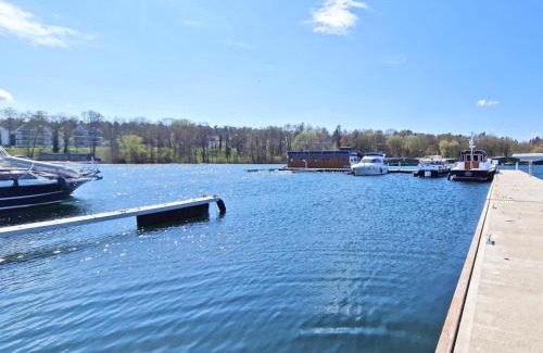 Muritz Boat Rental | Ferienhaus auf dem Wasser SEE 10631