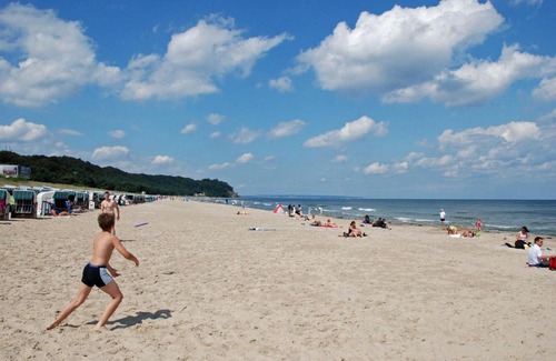 Ostseebad Baabe House | Ferienhaus Augustin mit Reetdach