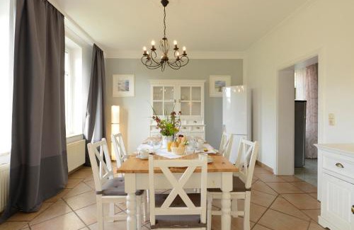 Tarnewitz Villa | Ferienhaus für 8 Personen mit Kamin & Terrasse