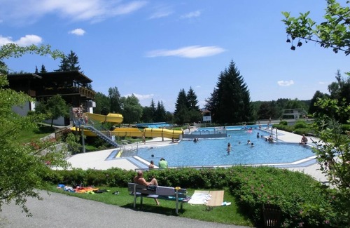 Viechtach House | Ferienhaus Jägerpark Viechtach 14, indoor pool, Wi-Fi and energy costs included