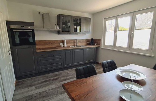 Wernersberg House | Ferienhaus Kapellenstraße - Holiday home, shower and bath, WC, 2 bedrooms