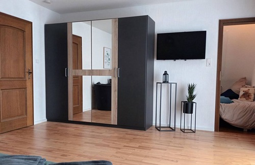 Dahn House | Ferienhaus "lachberg9" - Ferienhaus, Dusche und Bad, WC, Komfort