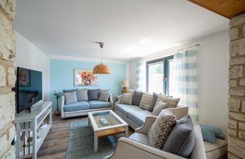 Zirkow Apartment | Ferienhaus Landlust - Erholung mit Fasssauna und Whirlpool nahe Binz!