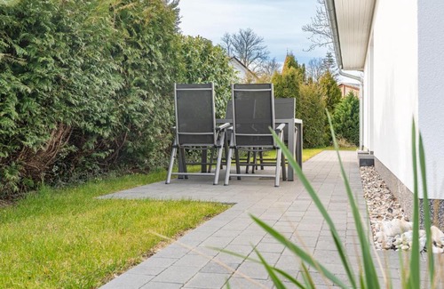 Alt Gaarz House | Ferienhaus "Louisa" mit Lademöglichkeit, Garten und Badewanne
