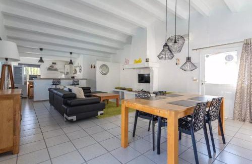 La Roca de Malvet House | Ferienhaus mit 2 Schlafzimmern und großem Pool in Santa Cristina d'Aro