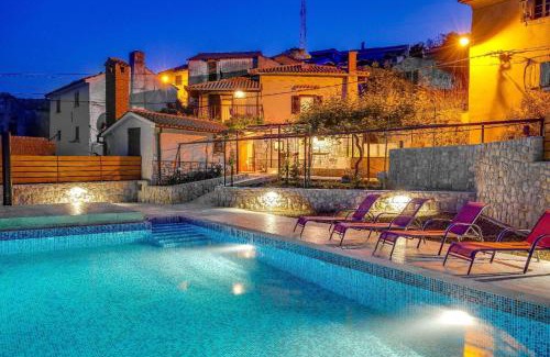 Obrs House | Ferienhaus Mit Großem Garten Und Pool