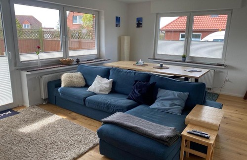 Luetetsburg Apartment | Ferienhaus mit großem Garten am Golfplatz Schloss Lütetsburg