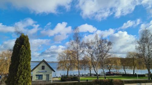 Krakow am See House | Ferienhaus SeePromenade