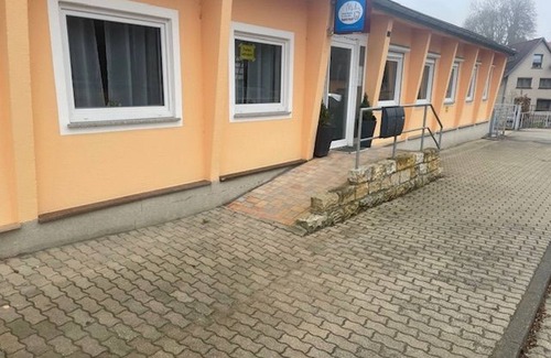 Bad Klosterlausnitz Apartment | Ferienwohnung Schwanenteich