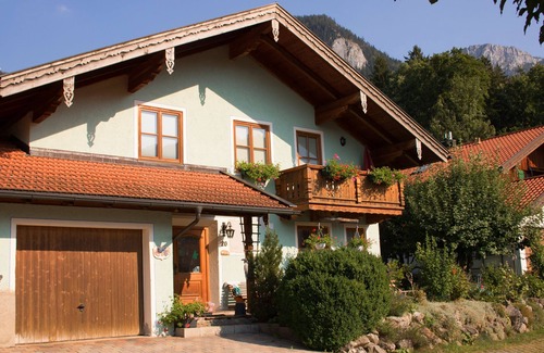 Hohenaschau im Chiemgau Apartment | Ferienwohnung 50 qm mit extra Schlafzimmer und Balkon°