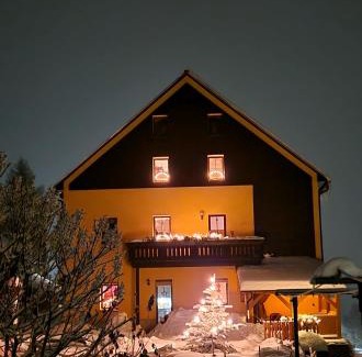 Oberwiesenthal Apartment | Ferienwohnungen "Am Schlössel"