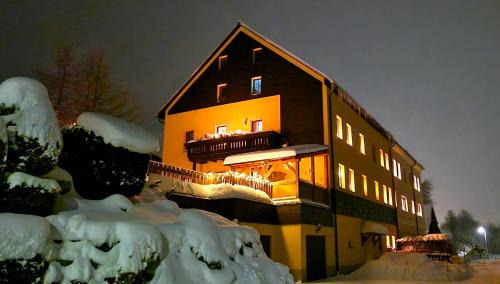 Oberwiesenthal Apartment | Ferienwohnungen "Am Schlössel"