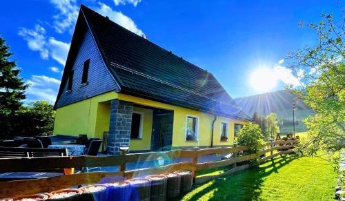 Oberwiesenthal Apartment | Ferienwohnung-direkt-am-Skihang mit Sauna