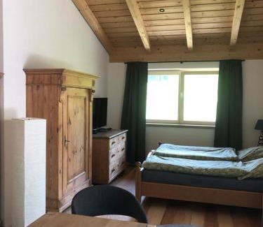 Hausham Apartment | Ferienwohnung Übernberg