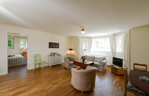 Grubnow Apartment | Ferienwohnung-1-direkt-am-Wasser-im-Gut-Grubnow-Ruegen