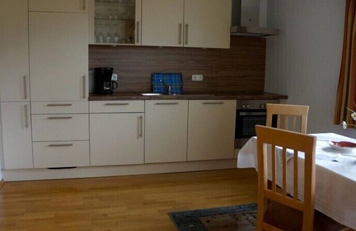 Sankt Valentin Apartment | Ferienwohnung -1- , Terr., Küche, 1 Schlafzimmer, 1 Wohnzimmer, max 2 Pers