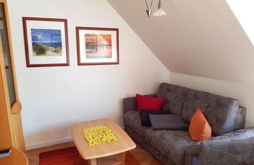Neuensien Apartment | Ferienwohnung 14 im Fischerhaus mit Balkon