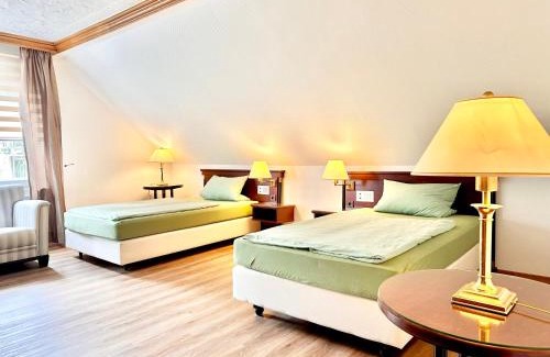 Loehne Apartment | Ferienwohnung 6 Pers WLAN und Parkplatz, HDZ und Kliniken in der Nähe, direkt an der A2 und A30 gelegen
