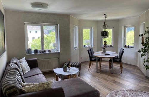 Dhron Apartment | Ferienwohnung Alexa am Dhronbach