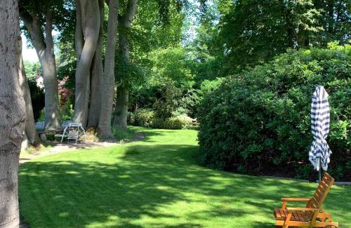 Rhauderfehn Apartment | Ferienwohnung Alte Fehnapotheke, 95144