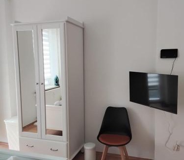 Lubeck City Centre Apartment | Ferienwohnung am Bahnhof Meierstr 43