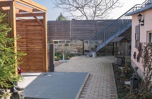 Kaditz Apartment | Ferienwohnung Am Elberadweg