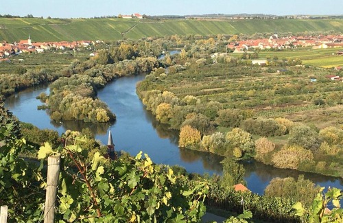 Buchbrunn Apartment | Ferienwohnung am Hühnerberg
