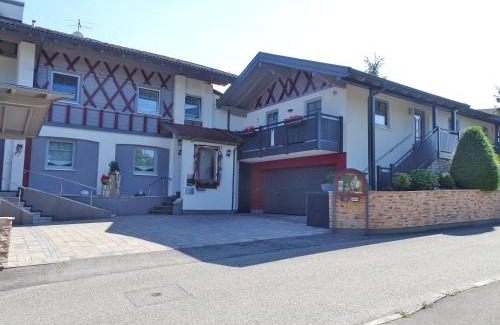 Hirschbach Apartment | Ferienwohnung & App. Rosemarie