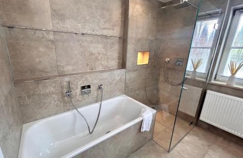 Schliersee Apartment | Ferienwohnung "Aschbergblick" - Edel Wohnen im Ortskern Schliersee