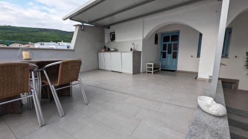 Selce Apartment | Ferienwohnung Azur