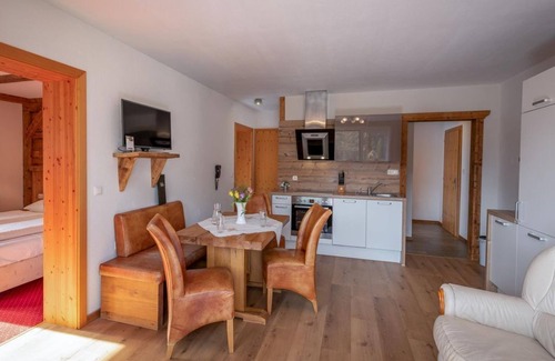 Rossleithen Apartment | Ferienwohnung, Bad, WC, Küche, Balkon - Ferienhotel Gut Enghagen