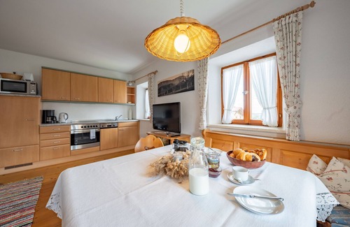 Samerberg Apartment | Ferienwohnung D Guat Kammer 50 qm, 1 Schlafzimmer, Wohnschlafraum, bis 4 Personen