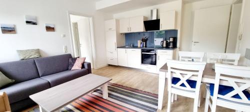 Hohen Wieschendorf Apartment | Ferienwohnung - "Am Weinstock No 13 - Aurora Vista"
