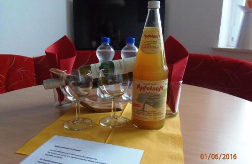 Waggershausen Apartment | Ferienwohnung Desirée