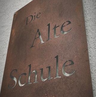 Neunkirchen Apartment | Ferienwohnung Die Alte Schule