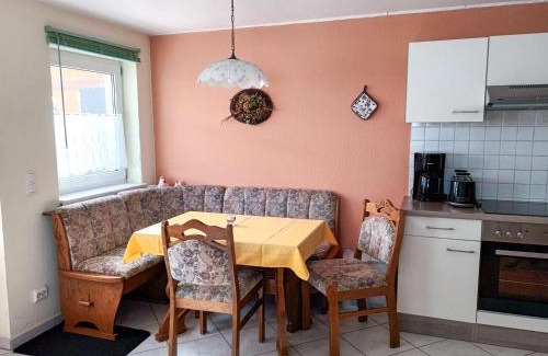 Kroeslin House | Ferienwohnung Elfi