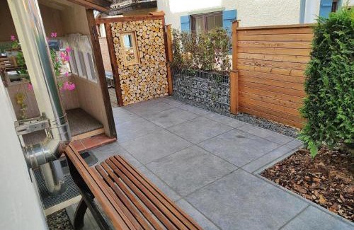 Grashof Apartment | Ferienwohnung Emilia mit Bergblick (Westen)