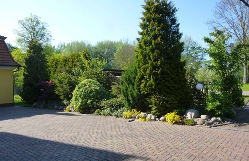 Garz/Rugen House | Ferienwohnung Gesindezimmer - Herrenhaus Poppelvitz