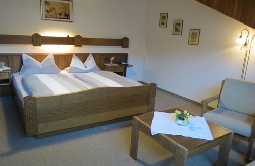 Neumagen-Dhron Bed & Breakfast | Ferienwohnung Glockenblume für 2 Pers. und 2 Schla - Landhaus Mosel/Haus Berghof