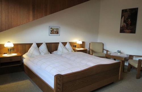 Neumagen-Dhron Bed & Breakfast | Ferienwohnung Glockenblume für 2 Pers. und 2 Schla - Landhaus Mosel/Haus Berghof