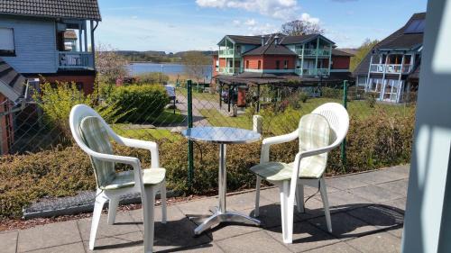 Neuensien Apartment | Ferienwohnung Granitzblick 3 mit Wintergarten und Seeblick
