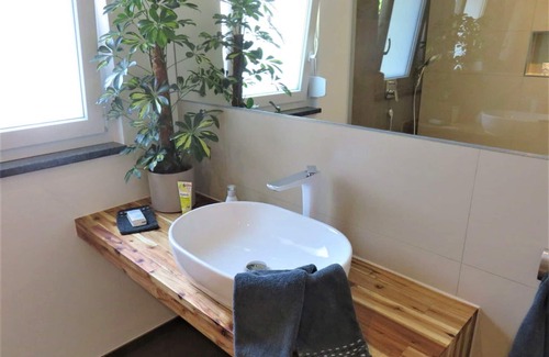 Weilheim Apartment | Ferienwohnung "Happy", 57qm, Balkon, 2 Schlafzimmer, max. 4 Personen