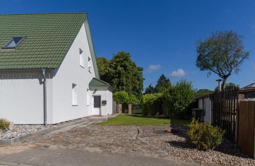 Kroeslin Apartment | Ferienwohnung Heinrich