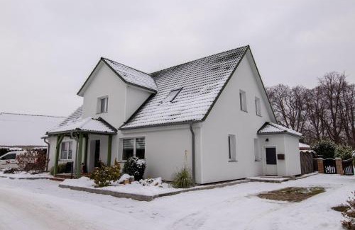 Kroeslin Apartment | Ferienwohnung Heinrich