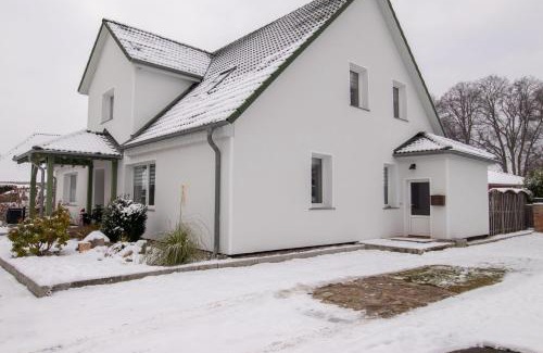 Kroeslin Apartment | Ferienwohnung Heinrich